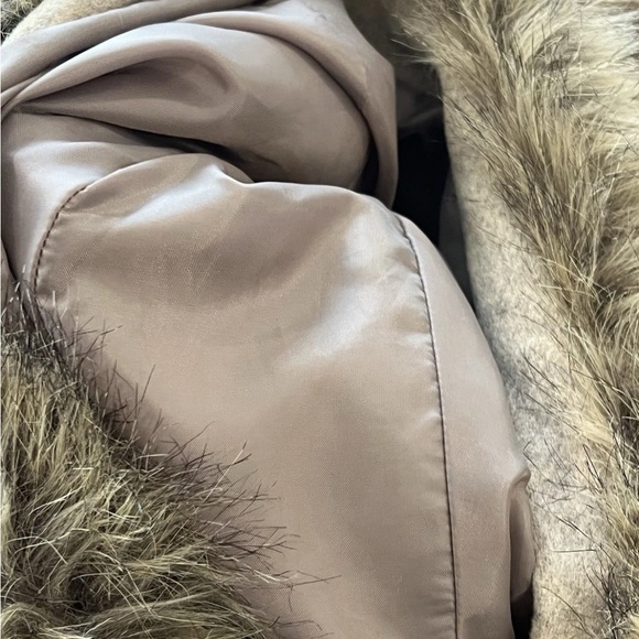 Jcrew Winter Parka Coat With Fur Hood Size 2 - Gently Worn - Picture 9 of 16